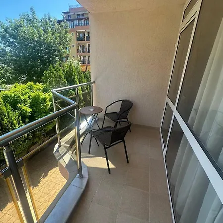 Tropics By Aleksis Hotel 2*