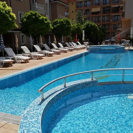 Hotel Tropics By Aleksis 2*